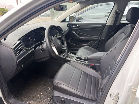 Used 2023 Volkswagen Jetta SE FWD image 9