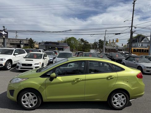 Used 2011 Ford Fiesta SE w/ 201A Rapid Spec Order Code image 5