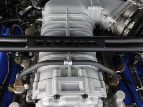 Used 2011 Ford Mustang Shelby GT500 w/ SVT Performance Pkg RWD image 28