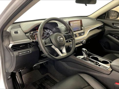 Certified 2025 Nissan Altima 2.5 SR AWD/4WD image 17