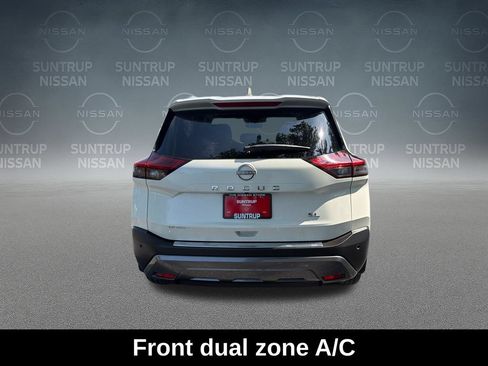 Used 2023 Nissan Rogue SL FWD image 10