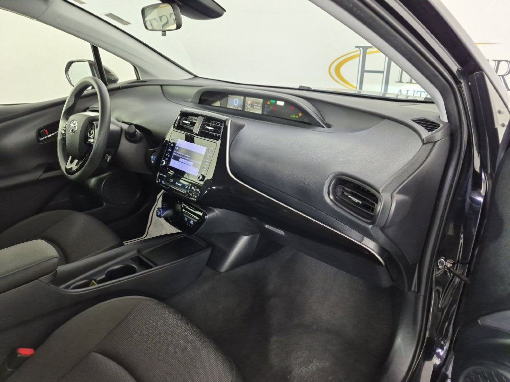 Used 2021 Toyota Prius LE FWD image 36