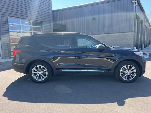 Used 2023 Ford Explorer XLT w/ Equipment Group 202A image 4