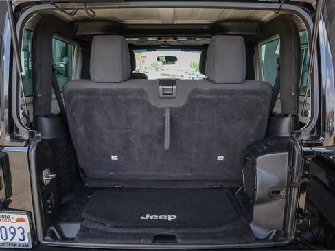Used 2012 Jeep Wrangler Rubicon w/ PWR Convenience Group AWD/4WD image 28