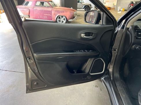 Used 2020 Jeep Compass Limited image 19