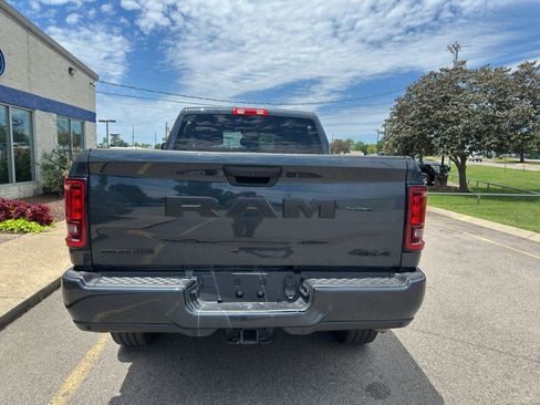 Used 2025 RAM 2500 Big Horn AWD/4WD image 5