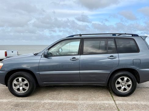 Used 2004 Toyota Highlander 2WD image 8