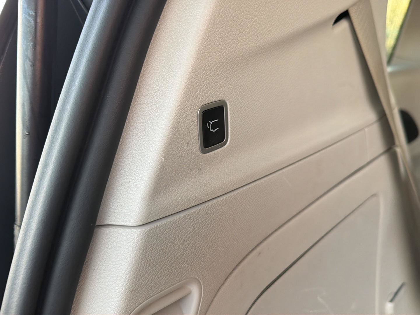 Used 2023 Chrysler Pacifica Touring-L FWD image 33