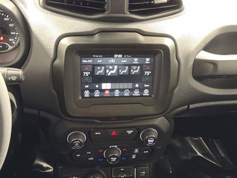 Used 2019 Jeep Renegade Latitude image 20