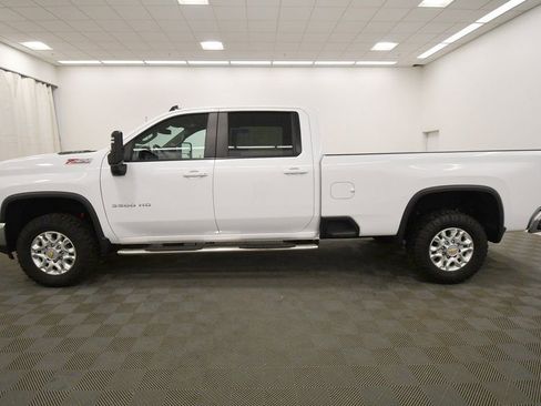 Used 2024 Chevrolet Silverado 3500 LT w/ Convenience Package image 4