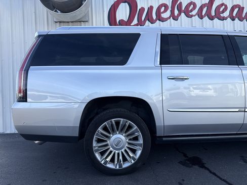 Used 2019 Cadillac Escalade ESV Platinum image 44