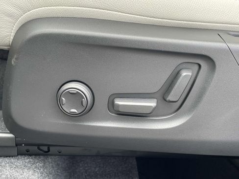 New 2026 Volvo XC40 B4 Plus w/ Protection Package Premier image 10