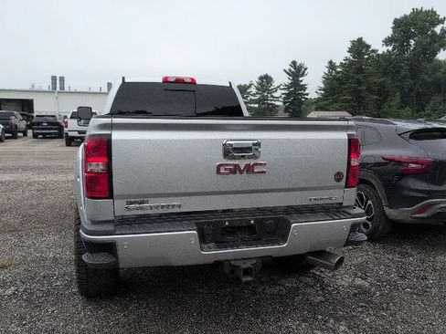 Used 2018 GMC Sierra 2500 Denali w/ Duramax Plus Package AWD/4WD image 5