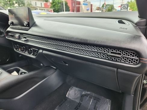 Certified 2024 Honda HR-V Sport image 17