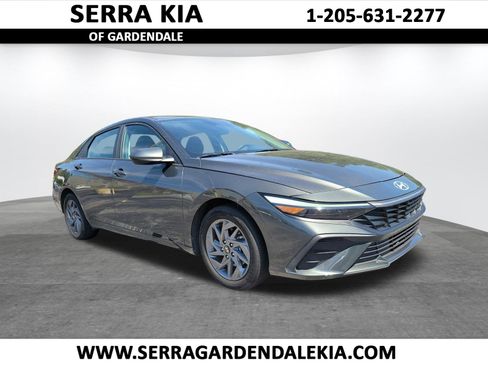 Used 2024 Hyundai Elantra SEL FWD image 1