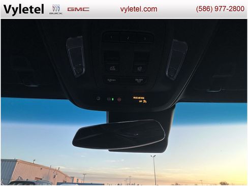 Used 2023 Cadillac CT4 V w/ Technology Package image 33