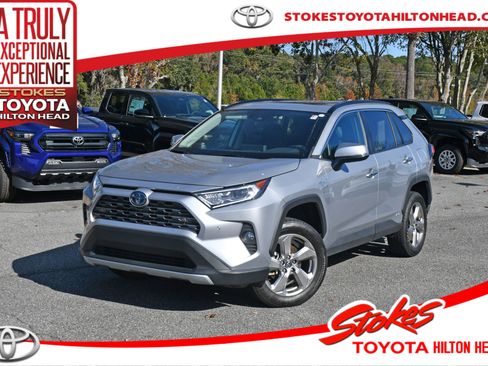 Used 2020 Toyota RAV4 Limited image 1