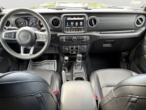 Used 2023 Jeep Wrangler Unlimited Sahara AWD/4WD image 17