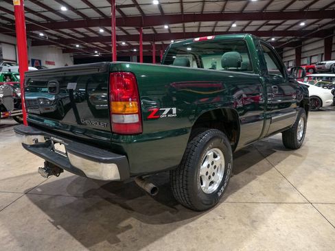 Used 2001 Chevrolet Silverado 1500 LS w/ Off-Road Chassis Pkg AWD/4WD image 8