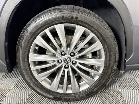 Used 2020 Toyota Highlander Platinum image 31