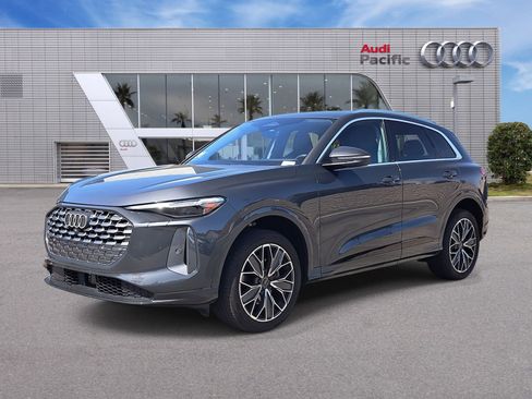 Used 2025 Audi Q5 2.0T Premium Plus w/ Premium Plus image 1