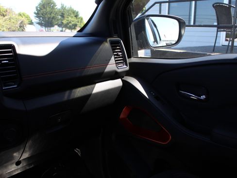 Used 2023 Nissan Frontier PRO-4X image 43