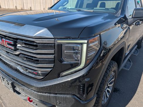 Used 2022 GMC Sierra 1500 AT4 w/ Technology Package AWD/4WD image 13