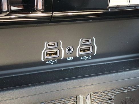 Certified 2026 RAM 2500 Laramie AWD/4WD image 29
