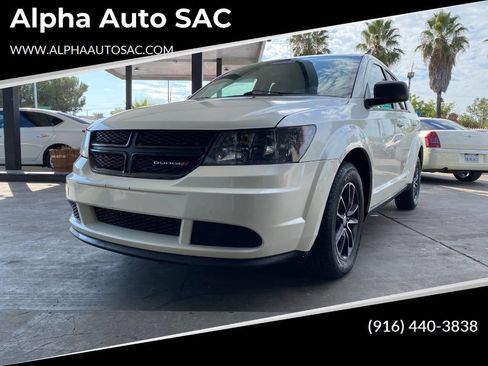 Used 2017 Dodge Journey SE w/ Flexible Seating Group image 1