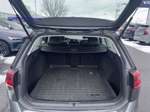 Used 2017 Volkswagen Golf Alltrack S image 17