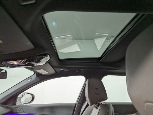 Certified 2024 BMW i5 eDrive40i w/ Convenience Package image 13