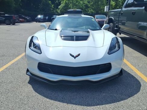 Used 2016 Chevrolet Corvette Z06 w/ Chrome Badge Package RWD image 2
