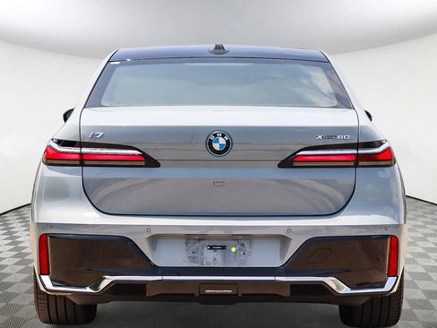 Used 2025 BMW i7 xDrive60 AWD/4WD image 5
