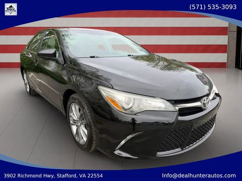 Used 2015 Toyota Camry SE FWD image 3