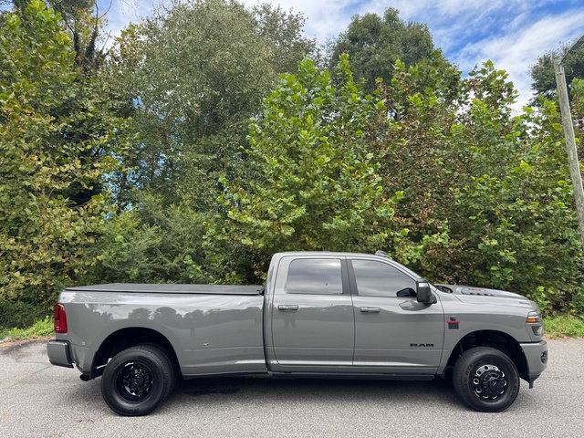 Used 2026 RAM 3500 Laramie AWD/4WD image 5
