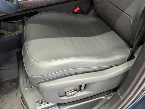 New 2026 Land Rover Defender 110 OCTA image 4