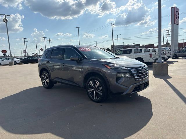 Used 2026 Nissan Rogue SL AWD/4WD image 2