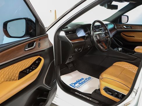 Used 2022 Jeep Grand Cherokee L Summit w/ Advanced Protech Group IV image 3