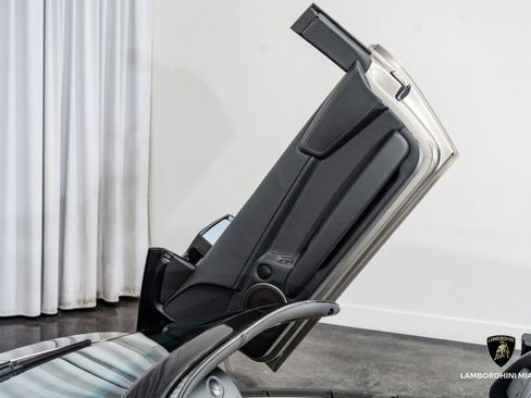 Used 2006 Lamborghini Murcielago Roadster image 49