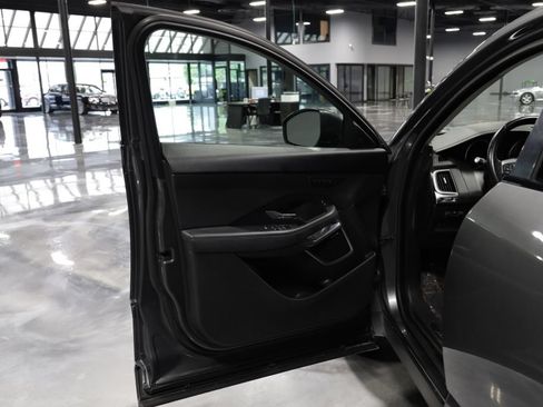 Used 2019 Jaguar E-PACE SE AWD/4WD image 10