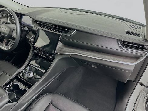 Used 2022 Jeep Grand Cherokee L Limited image 31