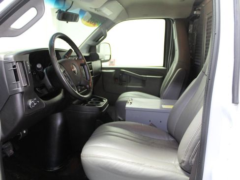 Used 2020 GMC Savana 2500 w/ Enhanced Convenience Package image 17