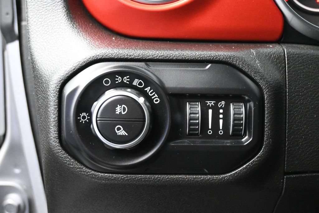 Used 2020 Jeep Gladiator Rubicon AWD/4WD image 4
