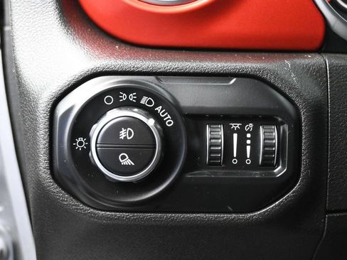 Used 2020 Jeep Gladiator Rubicon AWD/4WD image 4