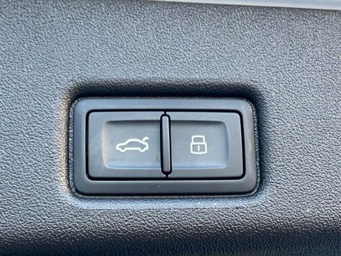 Used 2025 Audi SQ5 Premium Plus w/ Premium Plus Package image 61