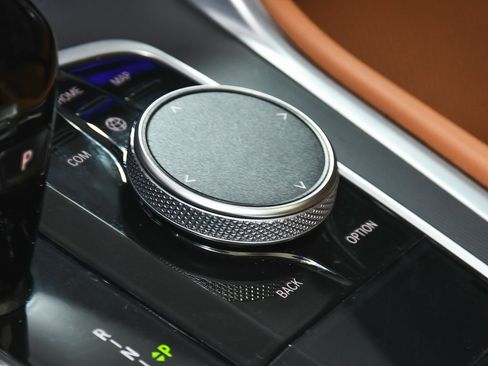 Used 2023 BMW X6 xDrive40i w/ M Sport Package image 48