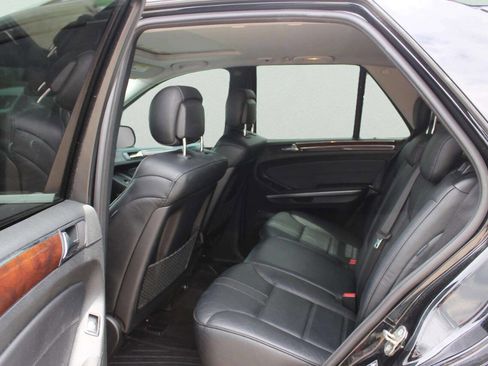 Used 2009 Mercedes-Benz ML 550 4MATIC image 7