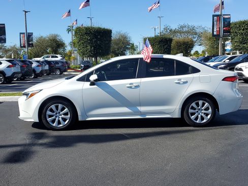 Used 2024 Toyota Corolla LE image 7