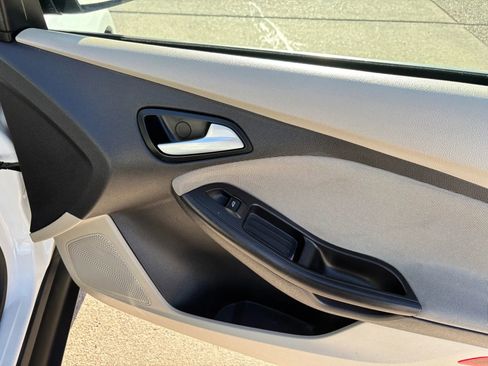 Used 2014 Ford Focus SE image 23