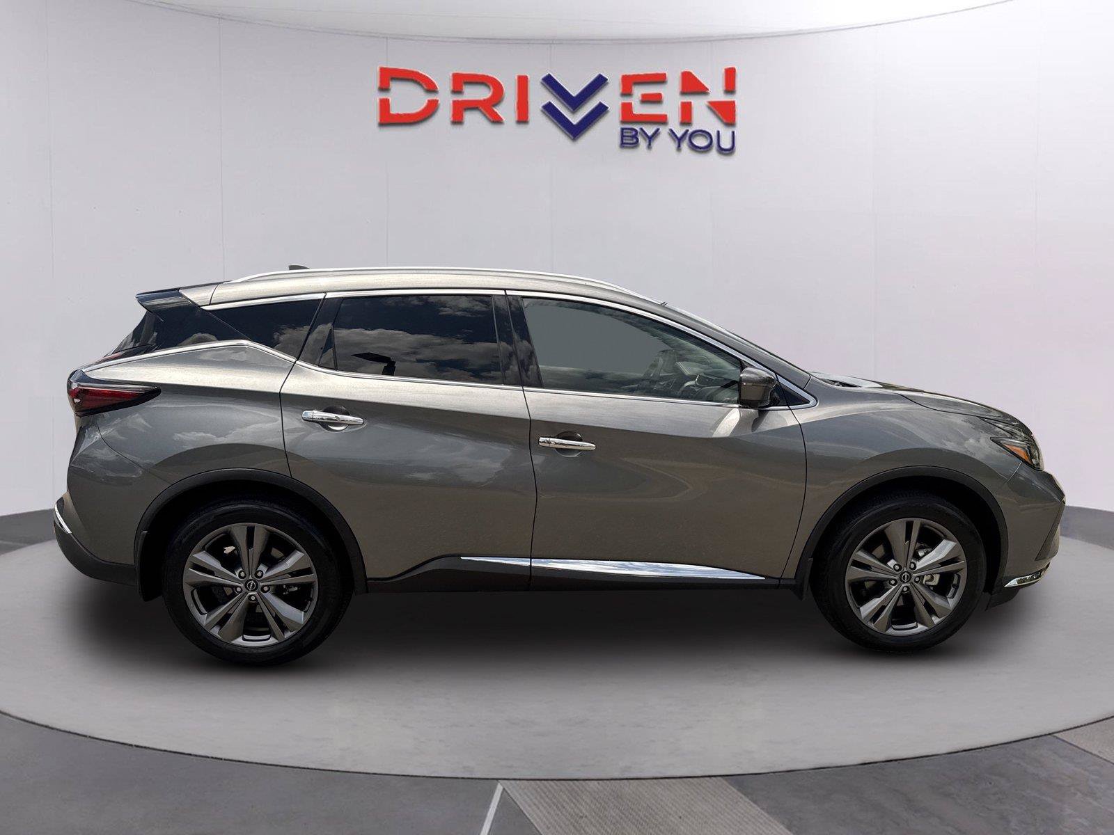 Used 2024 Nissan Murano Platinum w/ Cargo Package FWD image 2